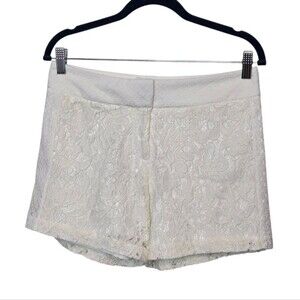 Cache Lace Shorts Sz 4 or Small Cream & White